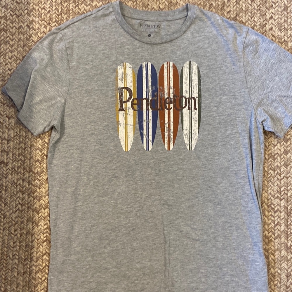 Men’s Pendleton tee